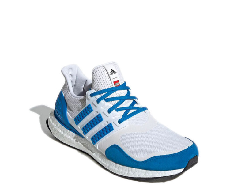 Adidas UltraBoost LEGO – Image 2