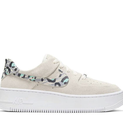 Nike W Air Force 1 Sage Low
