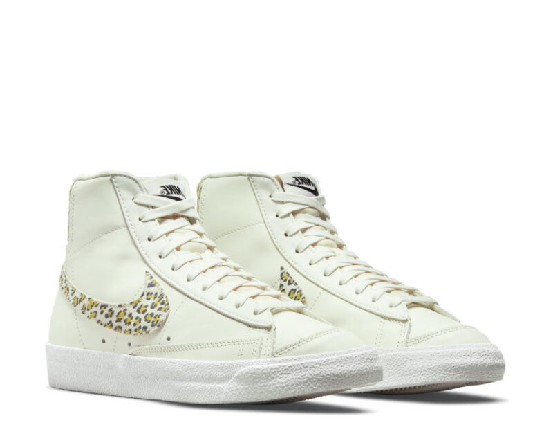 Nike Blazer Mid '77 SE Sail – Image 2