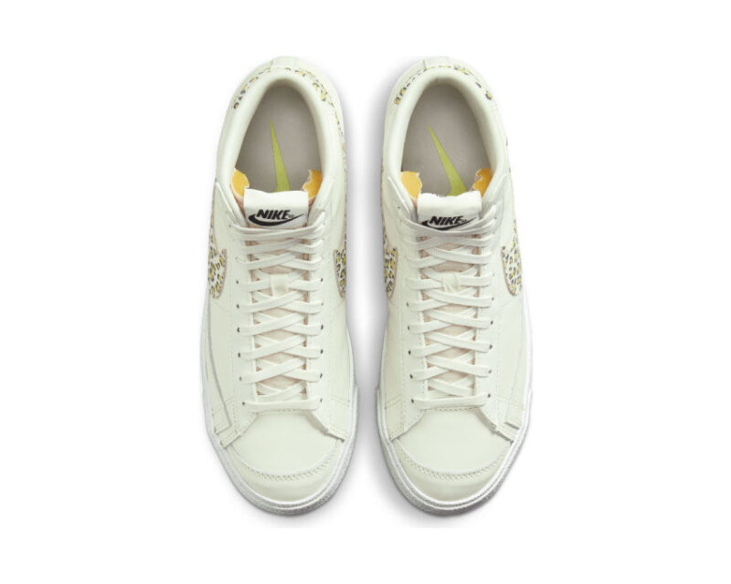 Nike Blazer Mid '77 SE Sail – Image 4
