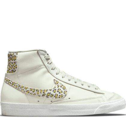 Nike Blazer Mid '77 SE Sail