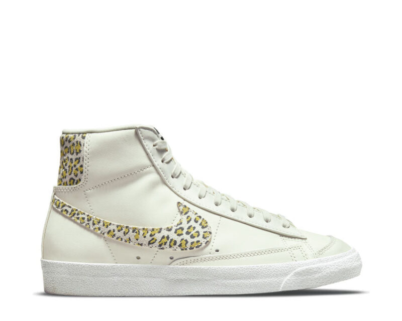 Nike Blazer Mid '77 SE Sail