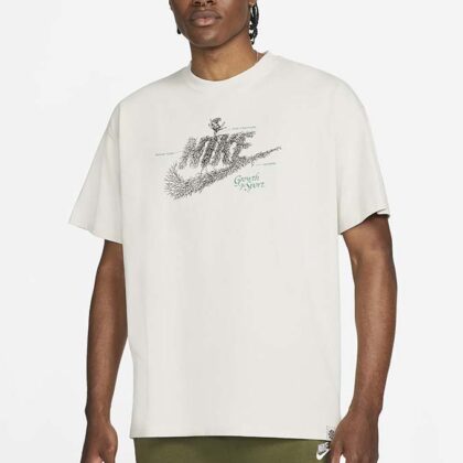 Nike Sportswear Tee