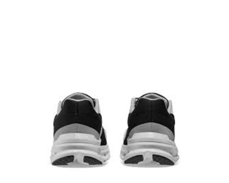 On Cloudrunner – Image 3