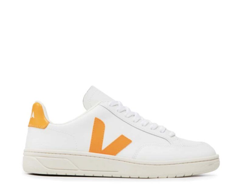 VEJA V-12 Leather
